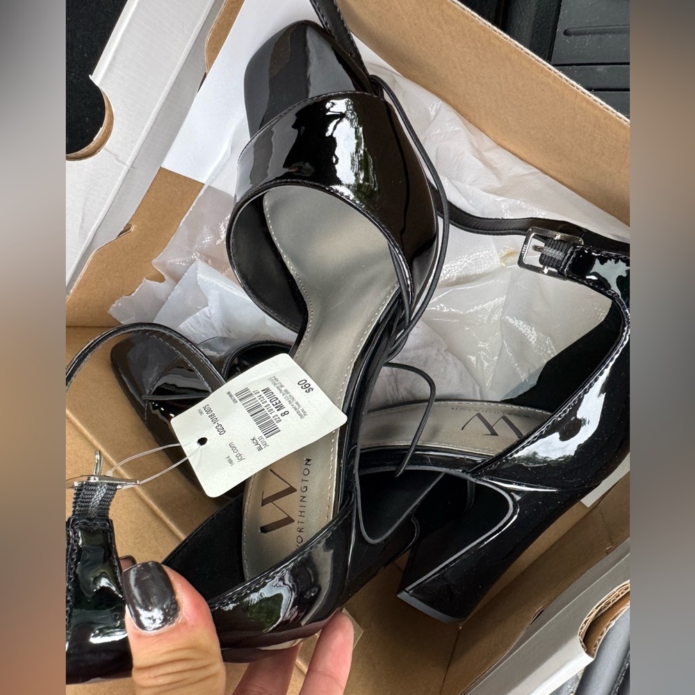 Black heels - Picture 3 of 7